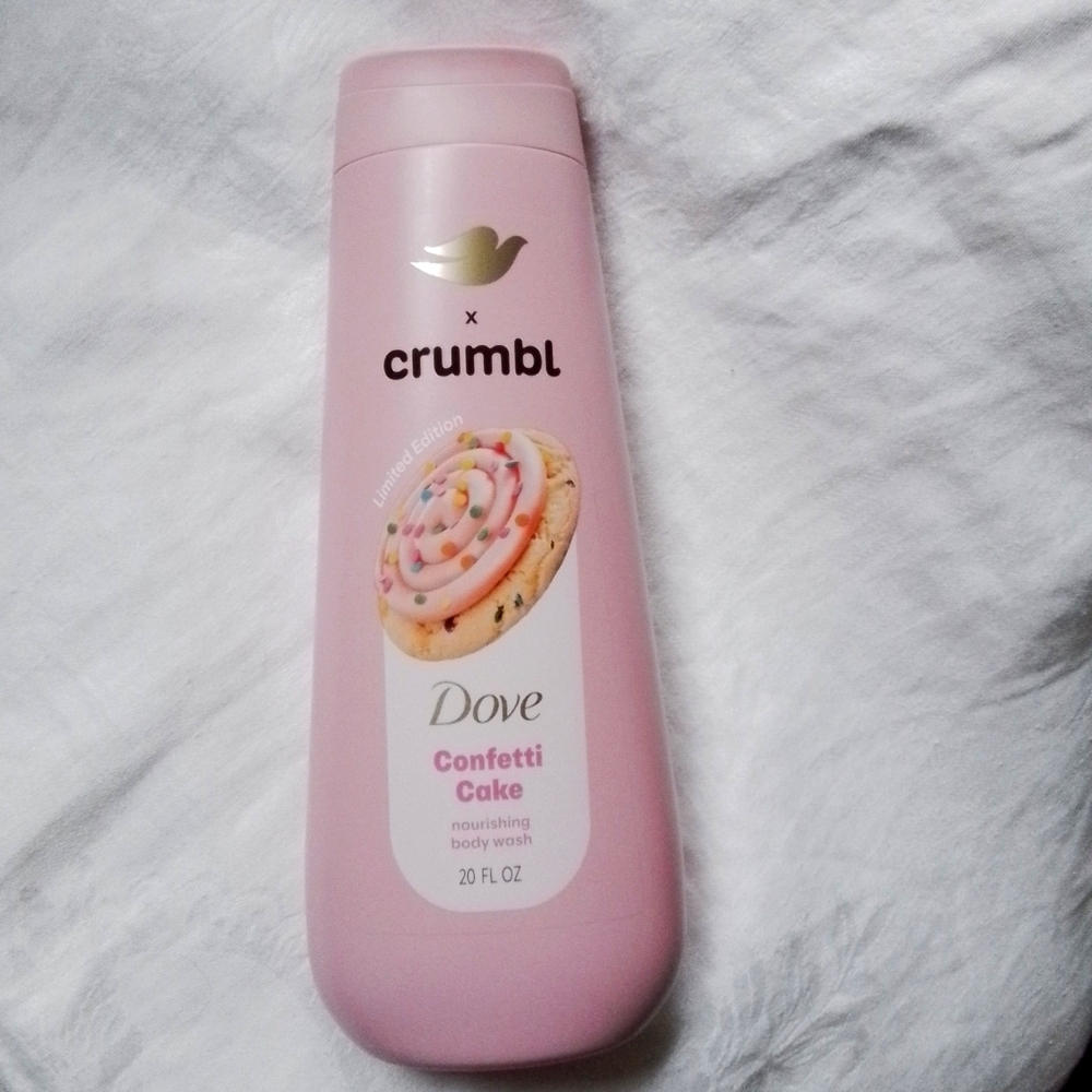 Limited Edition Dove x Crumbl Confetti Cake Nourishing Body Wash 20 oz NEW